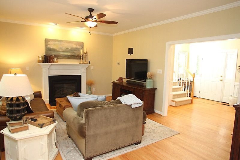 213 Onondaga Ct, Holly Springs, NC 27540