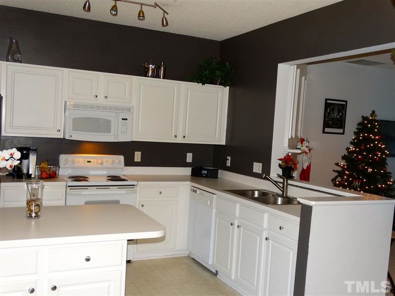 213 Orchard Park Dr, Cary, NC 27513