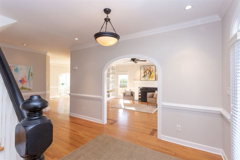 213 Overlake Dr, Chapel Hill, NC 27516