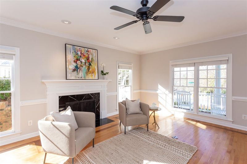 213 Overlake Dr, Chapel Hill, NC 27516