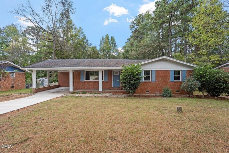 213 Pineland Ave, Clayton, NC 27520
