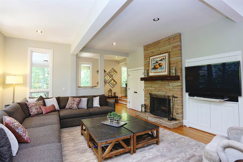 213 Rhododendron Dr, Chapel Hill, NC 27517
