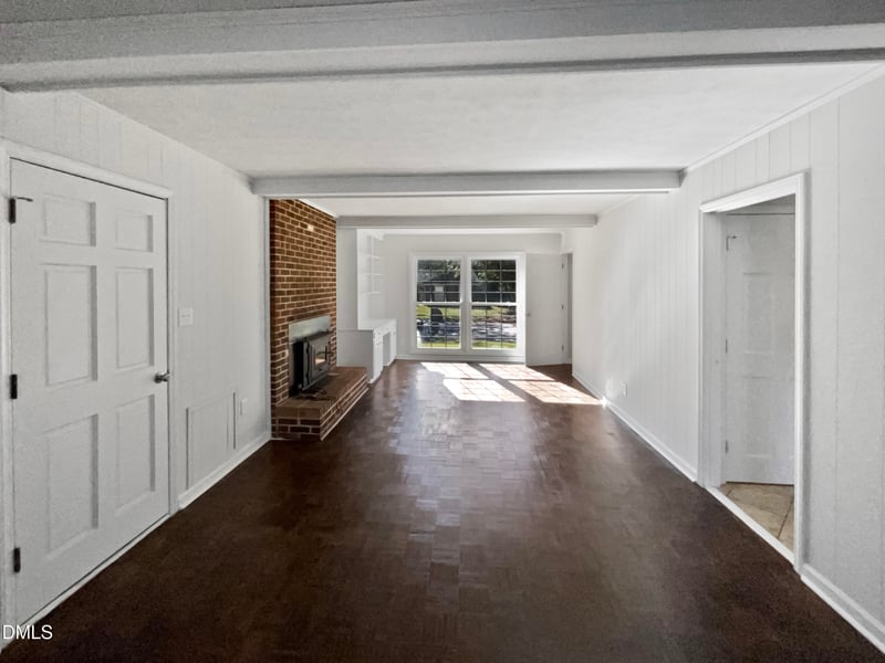213 Rivenoak Dr, Fayetteville, NC 28303