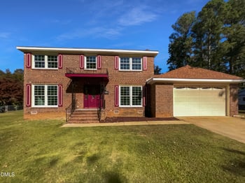 213 Rivenoak Dr, Fayetteville, NC 28303