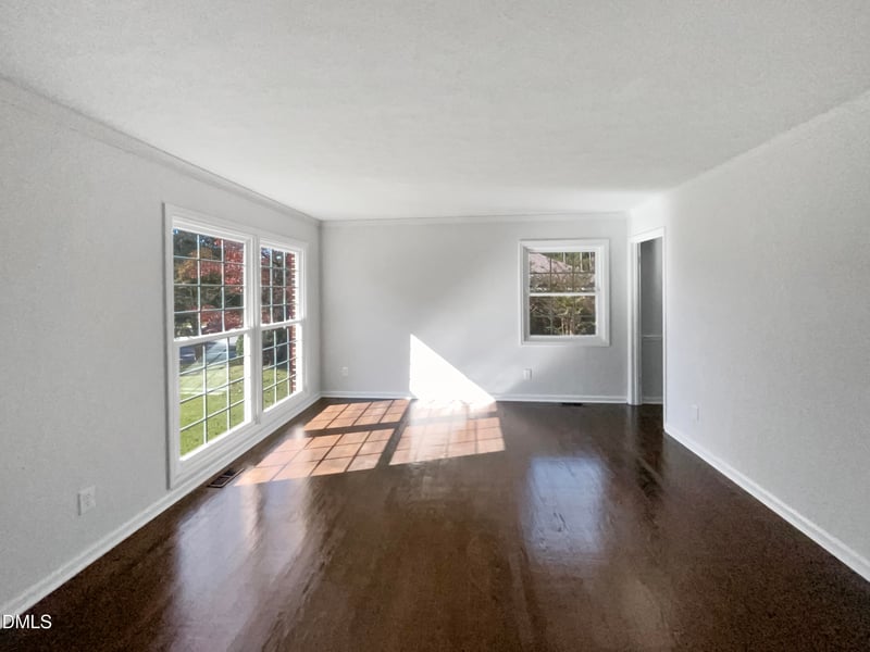 213 Rivenoak Dr, Fayetteville, NC 28303
