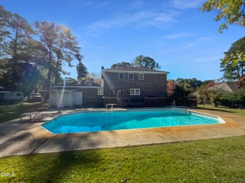 213 Rivenoak Dr, Fayetteville, NC 28303