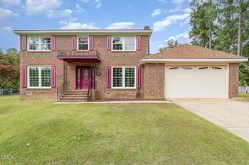 213 Rivenoak Dr, Fayetteville, NC 28303
