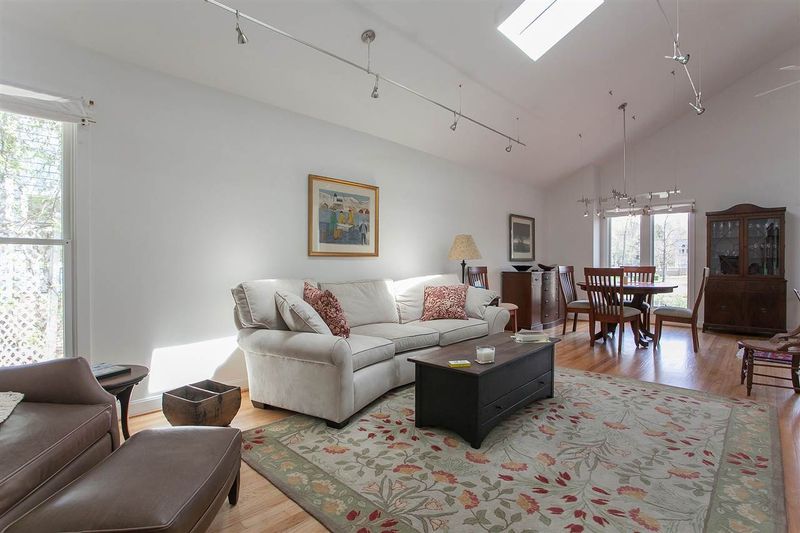 213 Rogerson Dr, Chapel Hill, NC 27517