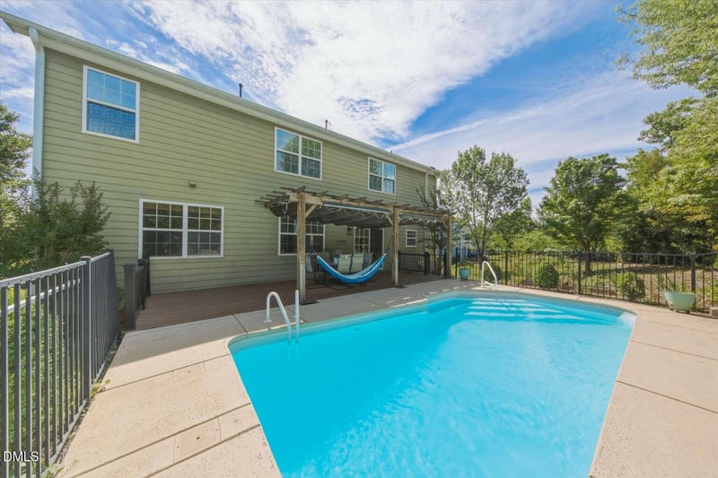 213 Sea Biscuit Ln, Apex, NC 27539