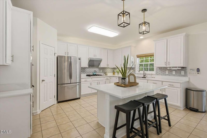 213 Sea Biscuit Ln, Apex, NC 27539