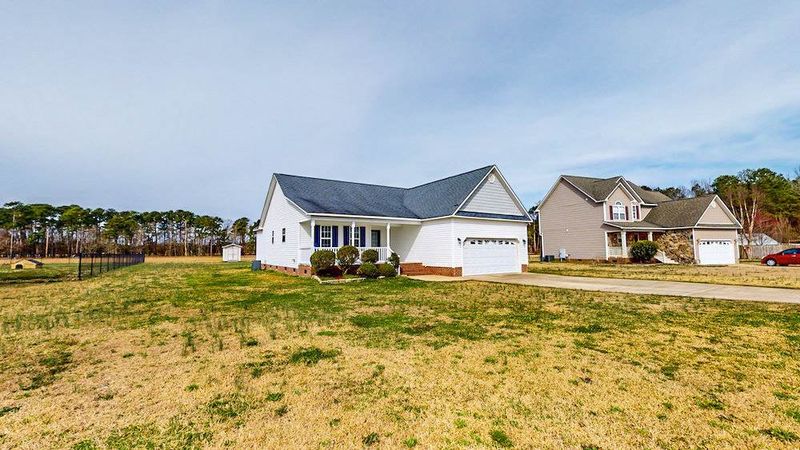 213 Serenity Pointe Dr, Selma, NC 27576