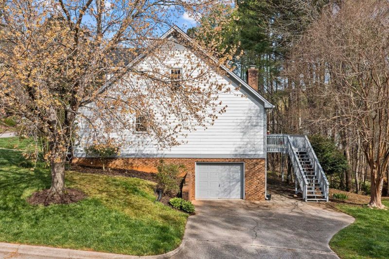 213 Silvercliff Trl, Cary, NC 27513