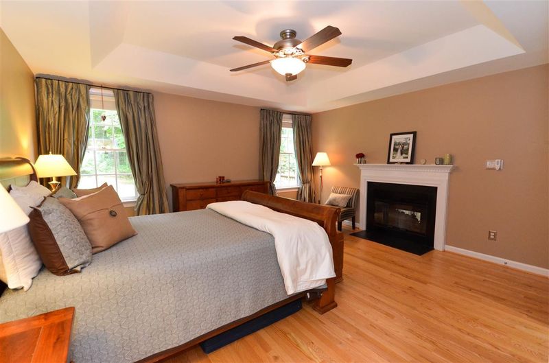 213 Townsend Ct, Cary, NC 27518