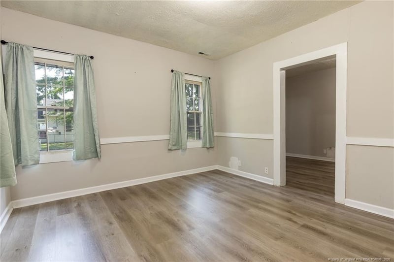 213 Triangle Pl, Fayetteville, NC 28312