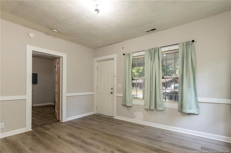 213 Triangle Pl, Fayetteville, NC 28312