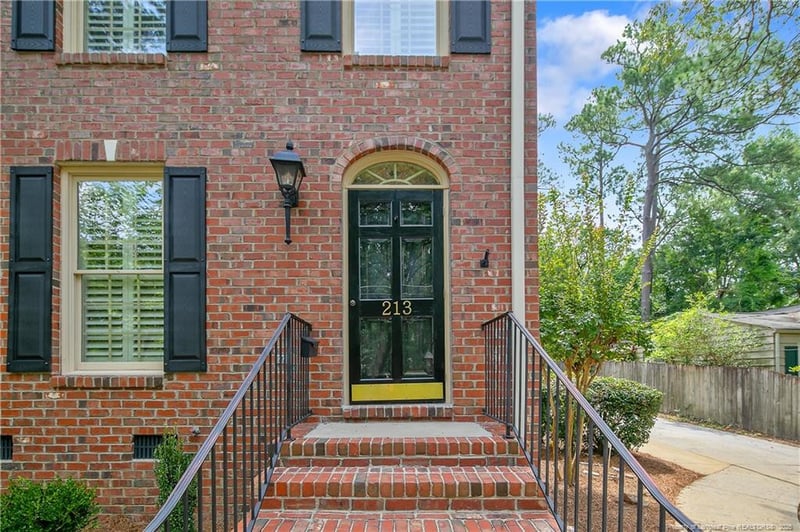 213 Valley Rd, Fayetteville, NC 28305