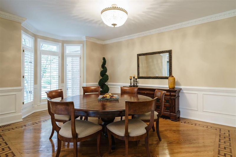 213 Versailles Dr, Cary, NC 27511