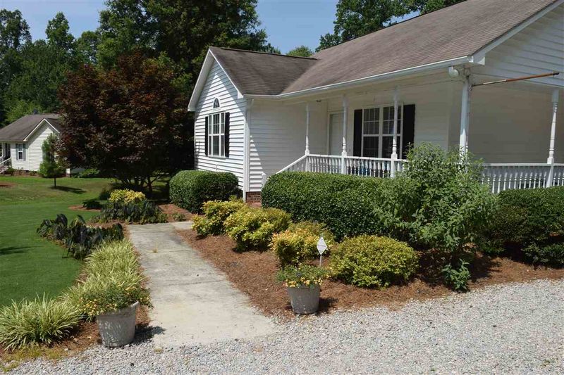 213 Virginia Pine Dr, Clayton, NC 27520