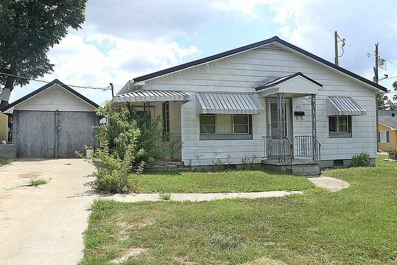 213 S West St, Fuquay Varina, NC 27529