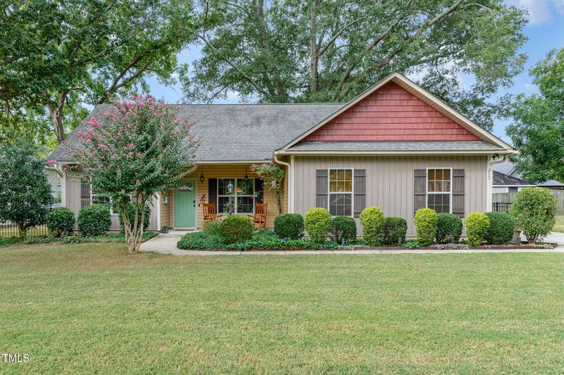 213 W Whitaker St, Clayton, NC 27520