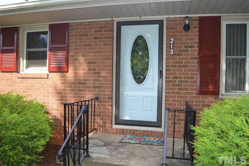 213 N Wilkins Rd, Haw River, NC 27258