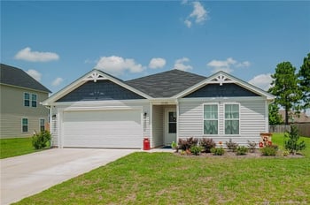 2130 Roadster Pony Ln, Hope Mills, NC 28348