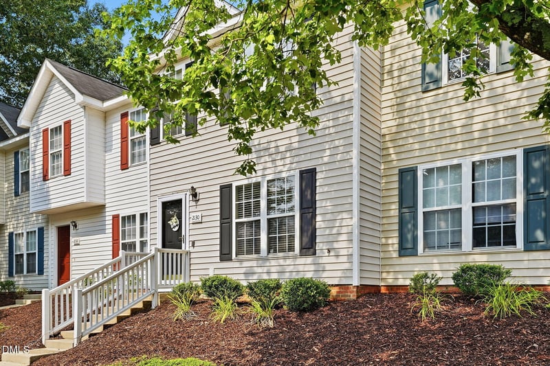 2130 Walnut Bluffs Ln, Raleigh, NC 27610