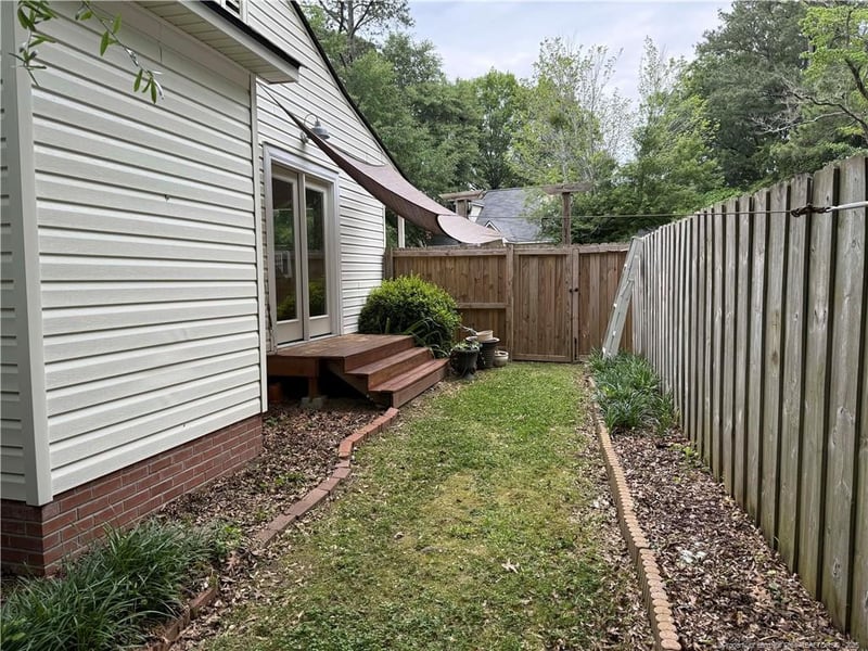 2131 Hull Rd, Fayetteville, NC 28303