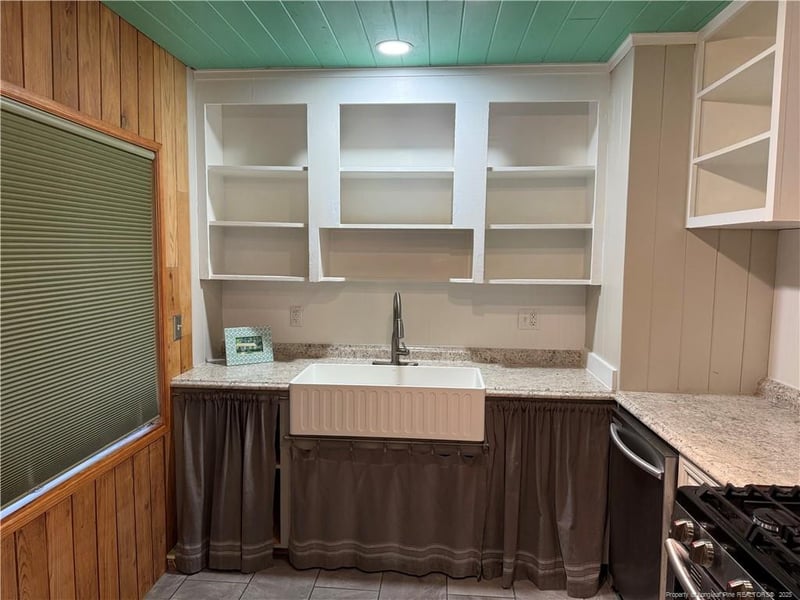 2131 Hull Rd, Fayetteville, NC 28303