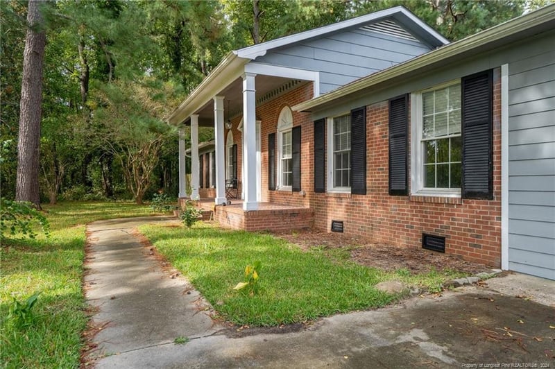 2131 Sapona Rd, Fayetteville, NC 28312
