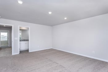 2132 Willow Gln Dr, Graham, NC 27253