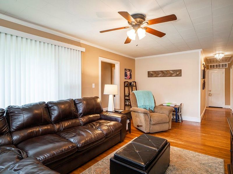 2132 Young St, Burlington, NC 27215
