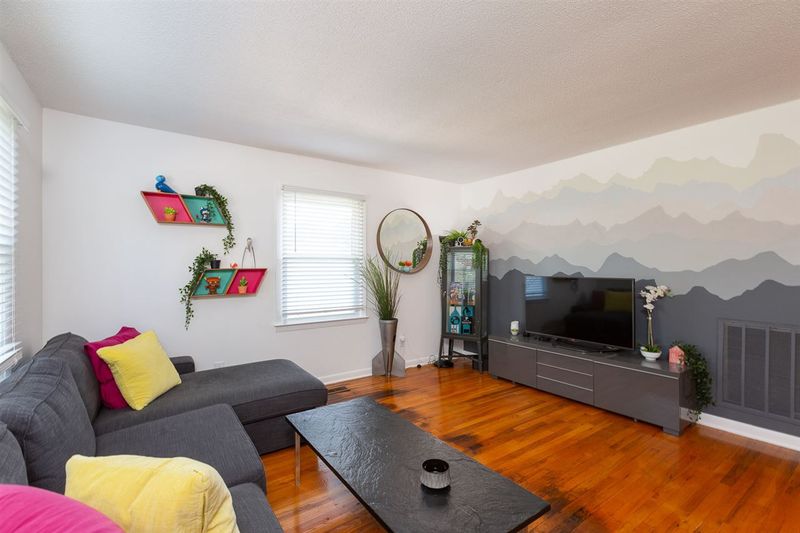2133 Saturn St, Raleigh, NC 27603