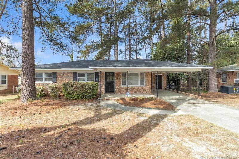 2134 Biltmore Dr, Fayetteville, NC 28304