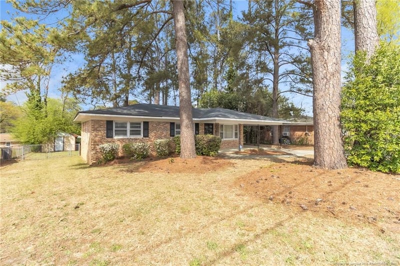 2134 Biltmore Dr, Fayetteville, NC 28304