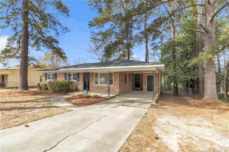 2134 Biltmore Dr, Fayetteville, NC 28304