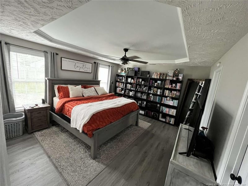 2134 Queen Elizabeth Ln, Hope Mills, NC 28348