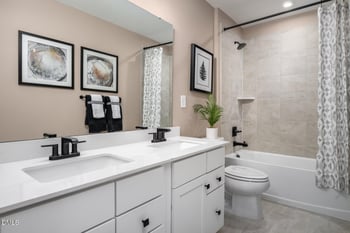 2136 Glen Hollow Dr, Raleigh, NC 27604