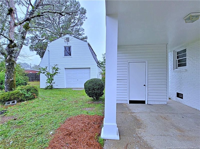 2138 Dillon Dr, Fayetteville, NC 28306