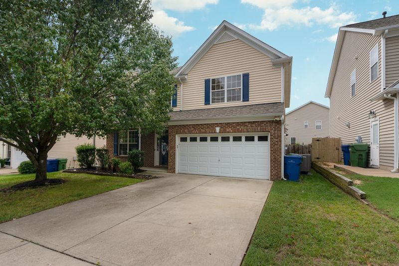 2139 Feather Ridge Dr, Holly Springs, NC 27540