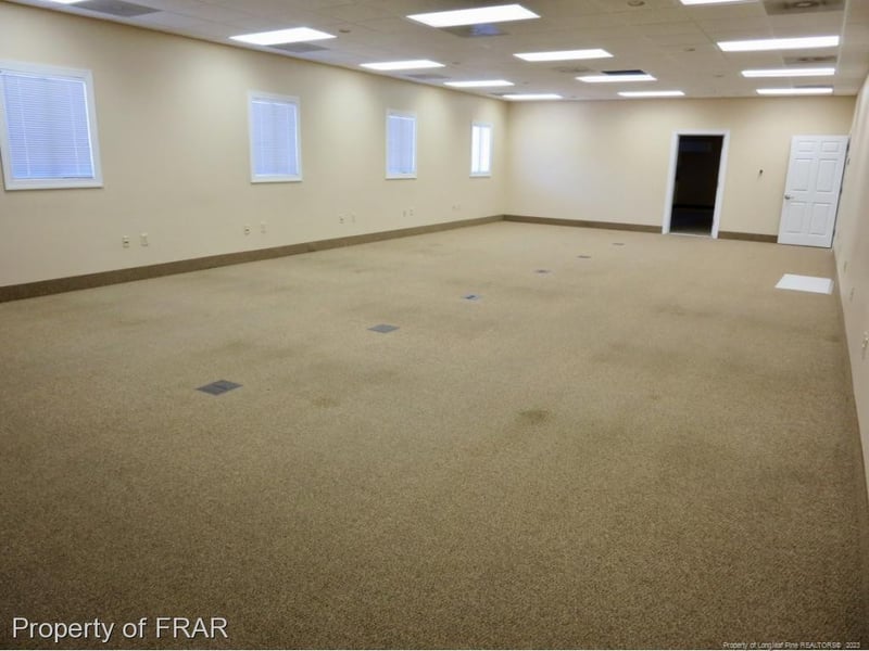 2139 Valleygate Dr, Fayetteville, NC 28304