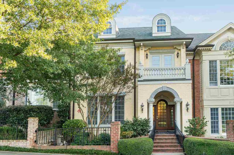 214 W Barbee Chapel Rd, Chapel Hill, NC 27517