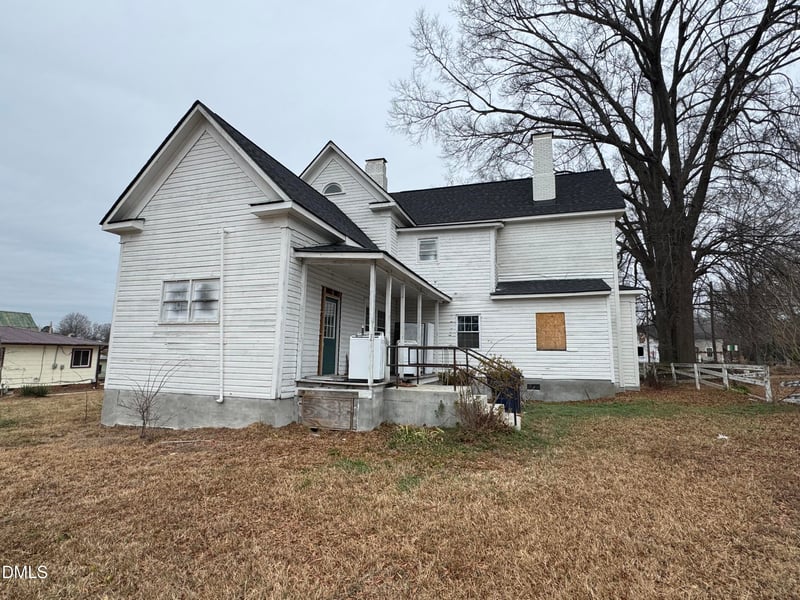 214 Charlotte Ave, Sanford, NC 27330