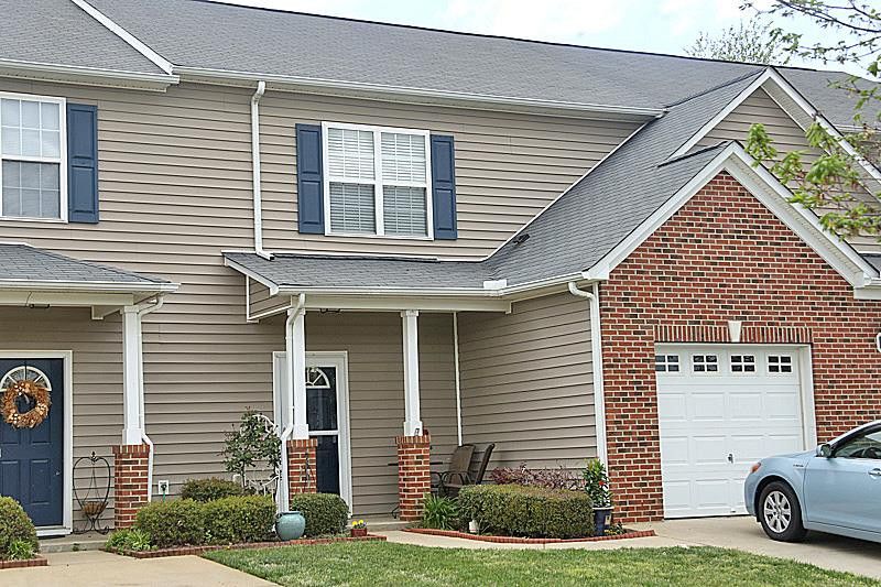 214 Cline Falls Dr, Holly Springs, NC 27540