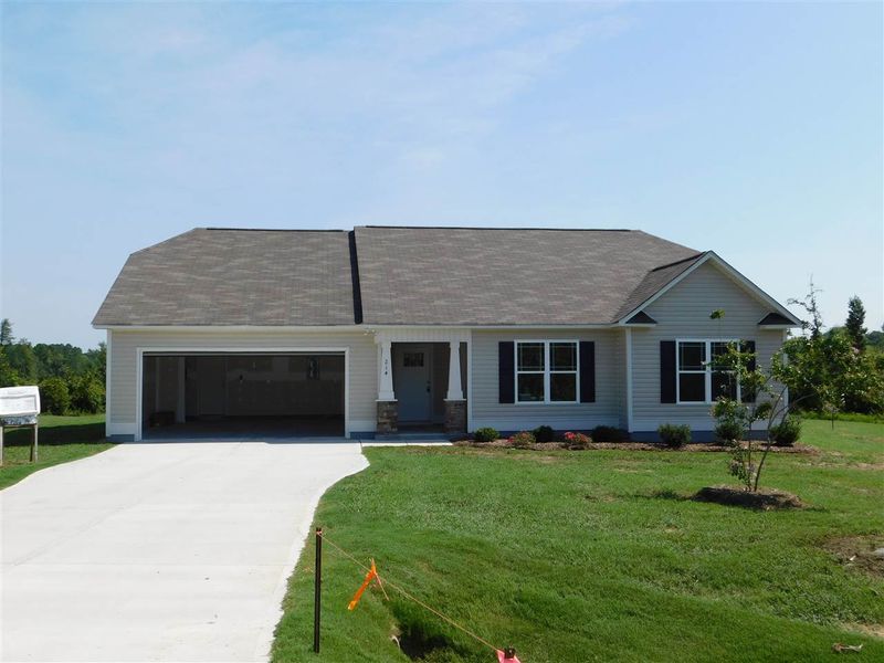 214 Cornfield Ln, Benson, NC 27504