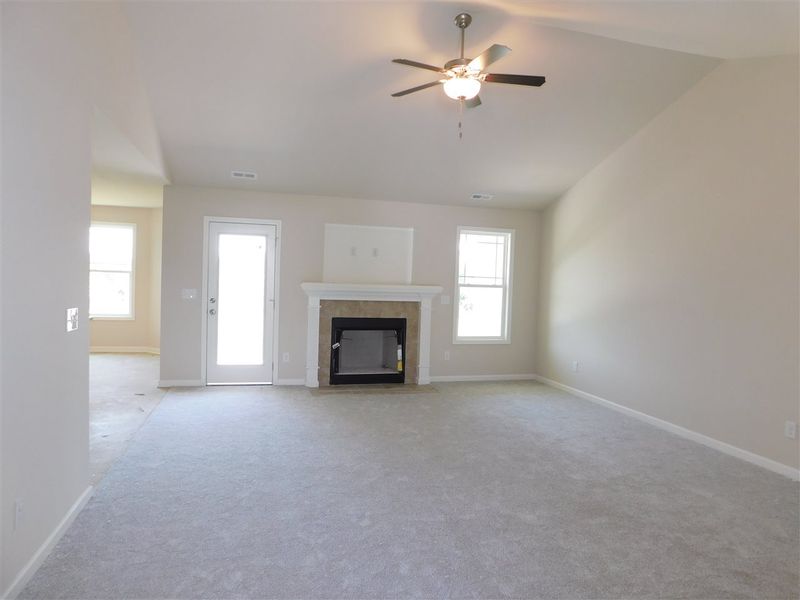 214 Cornfield Ln, Benson, NC 27504