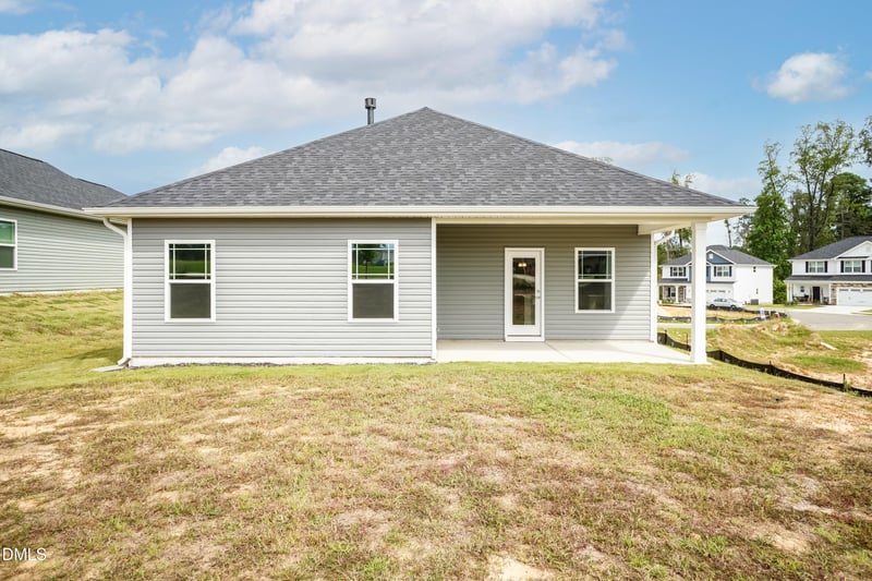 214 Drayton Hall Ln, Sanford, NC 27330