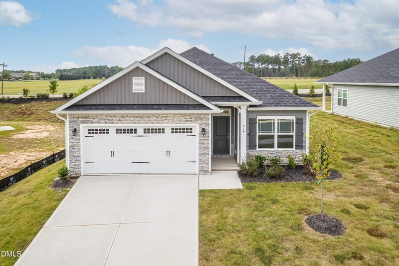 214 Drayton Hall Ln, Sanford, NC 27330