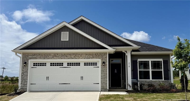 214 Drayton Hall Ln, Sanford, NC 27330