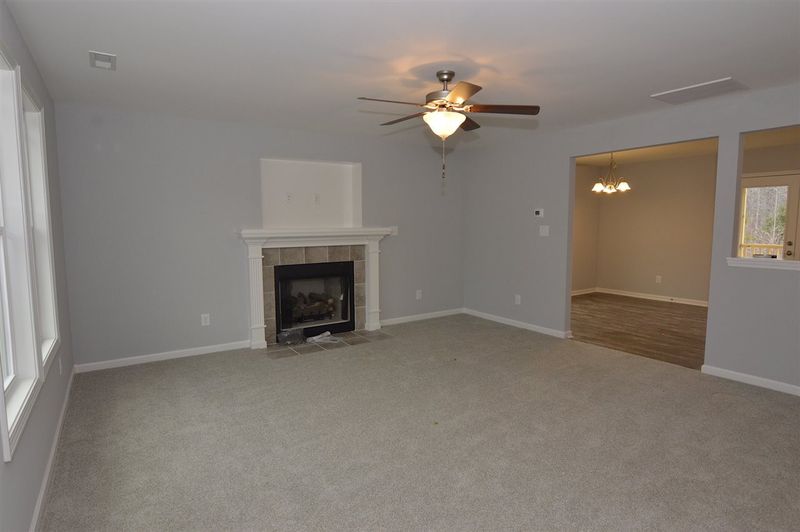214 Highcroft Cir, Benson, NC 27504